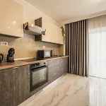 New - Only Unit 3 Modern 2-bedroom With Common Heated Jacuzzi By Sf Homes 아파트 *