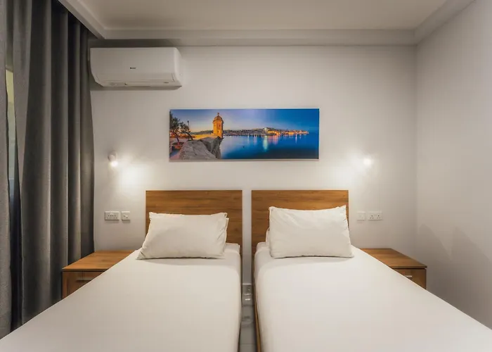 New - Only Unit 3 Modern 2-bedroom With Common Heated Jacuzzi By Sf Homes