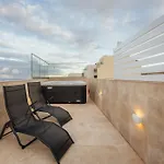 New - Only Unit 3 Modern 2-bedroom With Common Heated Jacuzzi By Sf Homes * Saint Julian's