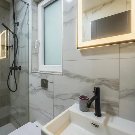 Apartment New - Only Unit 3 Modern 2-bedroom With Common Heated Jacuzzi By Sf Homes *