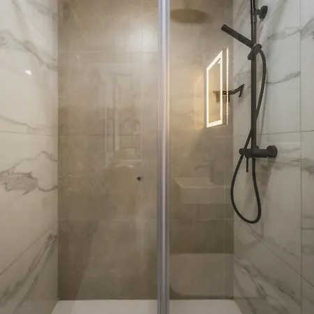 New - Only Unit 3 Modern 2-bedroom With Common Heated Jacuzzi By Sf Homes 公寓 *