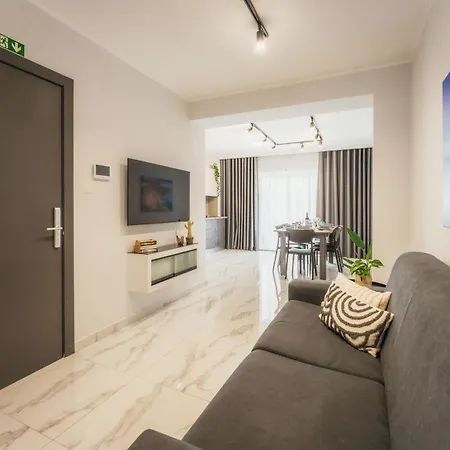 New - Only Unit 3 Modern 2-bedroom With Common Heated Jacuzzi By Sf Homes Appartement