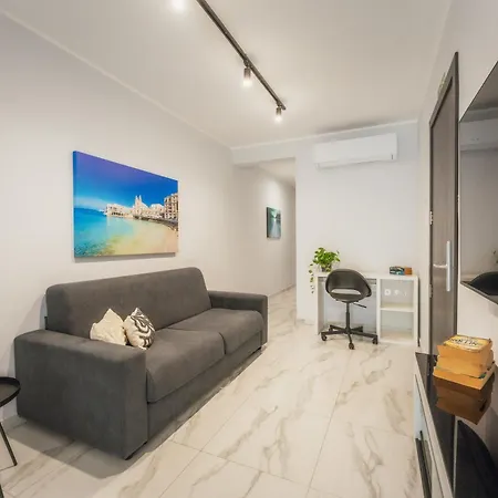 New - Only Unit 3 Modern 2-bedroom With Common Heated Jacuzzi By Sf Homes