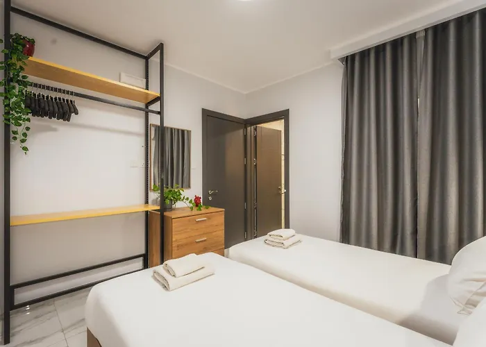 Apartman New - Only Unit 3 Modern 2-bedroom With Common Heated Jacuzzi By Sf Homes *