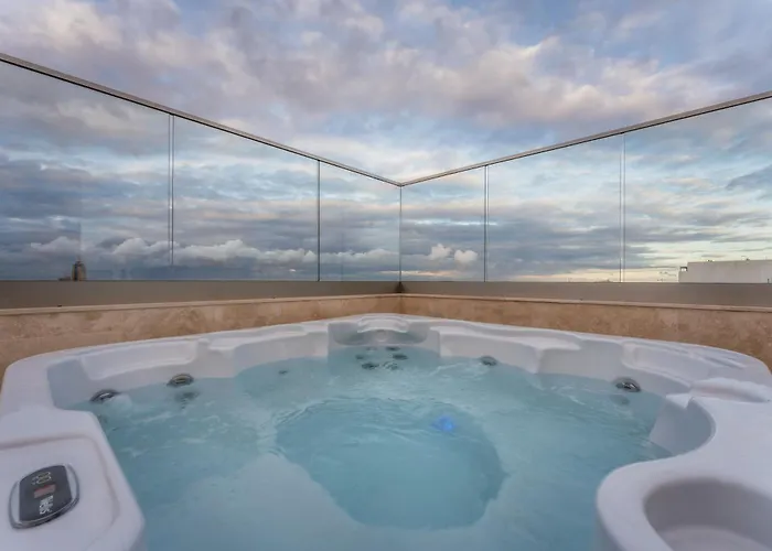 New - Only Unit 3 Modern 2-bedroom With Common Heated Jacuzzi By Sf Homes 公寓