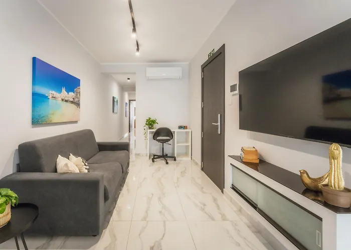 New - Only Unit 3 Modern 2-bedroom With Common Heated Jacuzzi By Sf Homes